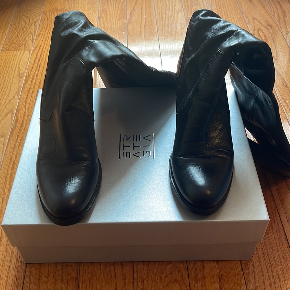 Strategia black stretch boots